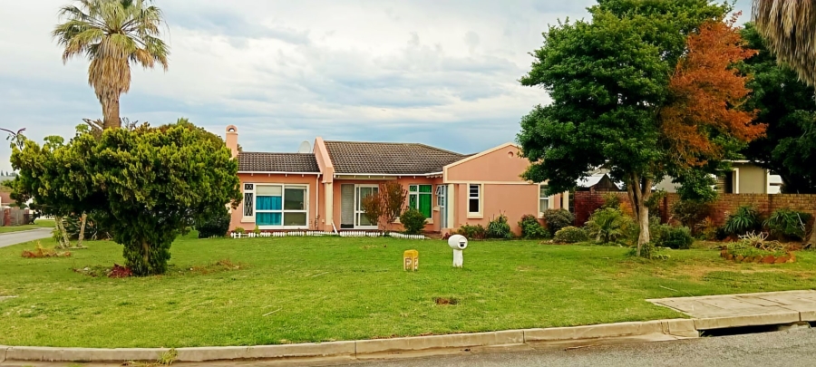 To Let 3 Bedroom Property for Rent in Overbaakens Eastern Cape